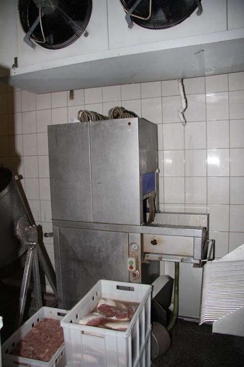 kompletter  Schlacht- und Fleischverarbeitungsbetrieb-1